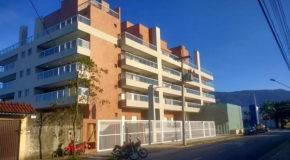 Apto Novo e arejado com uma ampla sacada gourmet